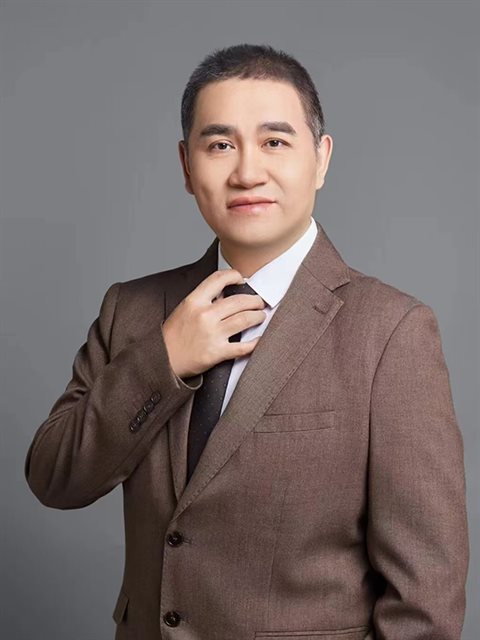 丁弘泽